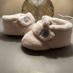 2/3T UGG Booties NWOT